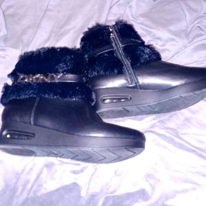 Womens DKNY Black Faux Fur and Leather Booties w/ Wedge Heel Size 9. NWOT